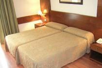   Husa Oriente 3* (, )