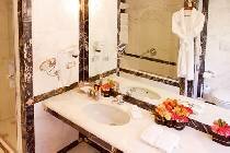   Helvetia & Bristol 5* (, )